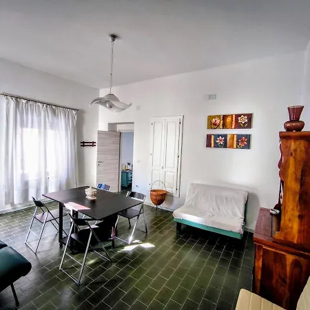 Il Maestralino, With Courtyard Holiday home Calasetta