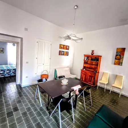 Il Maestralino, With Courtyard كالاسيتا